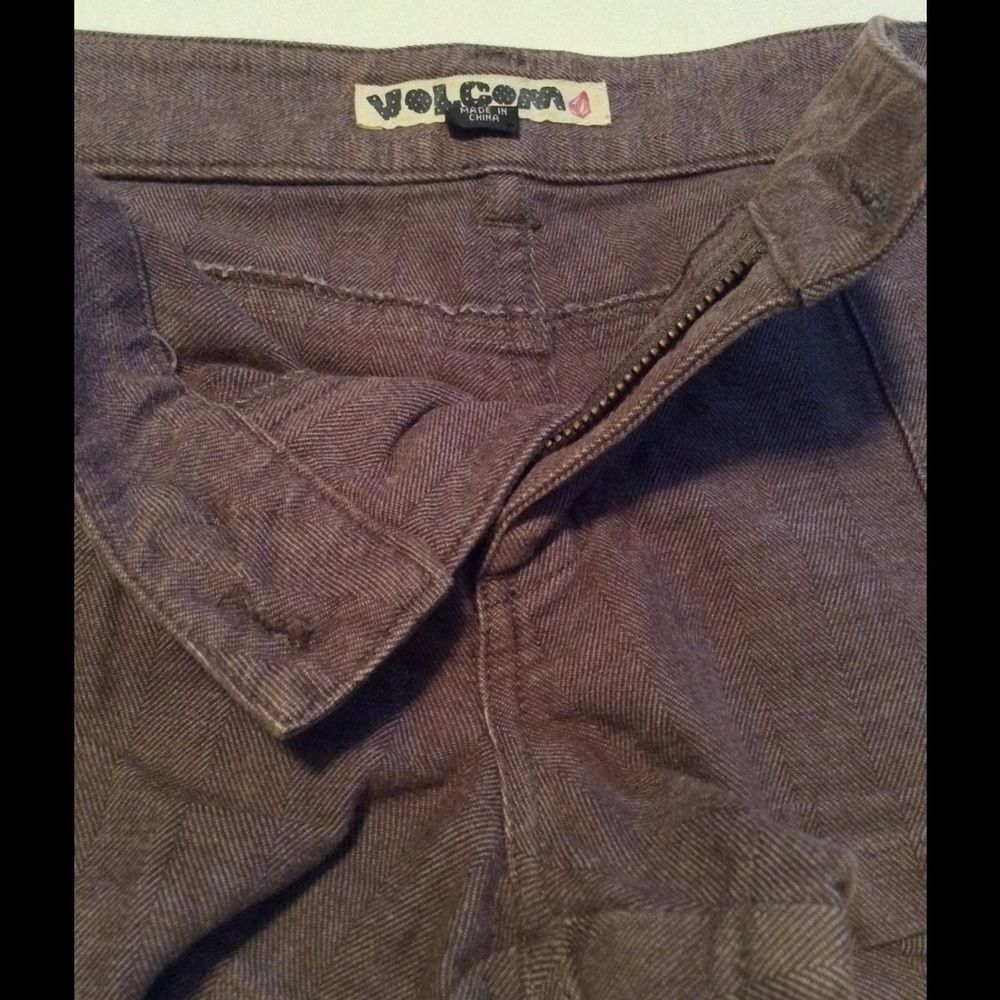 Volcom Shorts - Picture 4 of 5